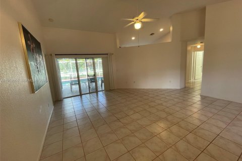 Снять в аренду виллу или дом в Хомстед, Флорида 3 спальни, 148.64м2, № 2017837 - фото 5