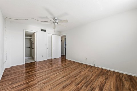 Condo in North Palm Beach, Florida, 2 bedrooms № 2246192 - photo 16