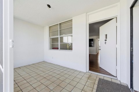 Condo in North Palm Beach, Florida, 2 bedrooms № 2246192 - photo 3