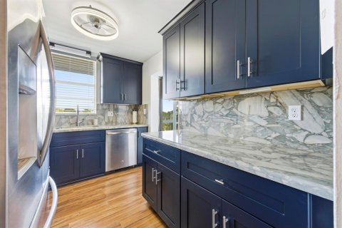 Condo in North Palm Beach, Florida, 2 bedrooms № 2246192 - photo 6