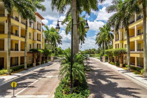 Condo in Weston, Florida, 1 bedroom № 2253383 - photo 3