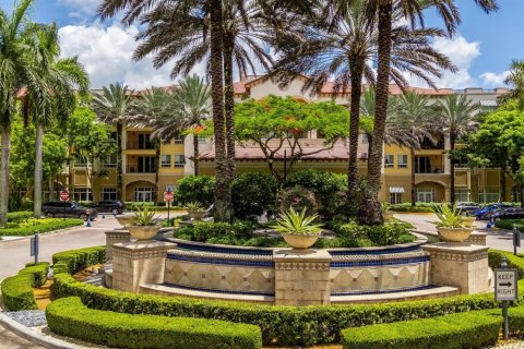 Condo in Weston, Florida, 1 bedroom № 2253383 - photo 2