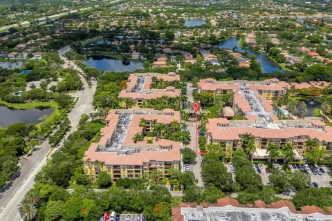 Condo in Weston, Florida, 1 bedroom № 2253383 - photo 9