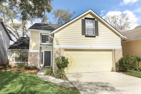 House in Altamonte Springs, Florida 4 bedrooms, 177.63 sq.m. № 1533172 - photo 1