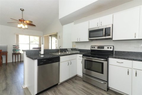 House in Altamonte Springs, Florida 4 bedrooms, 177.63 sq.m. № 1533172 - photo 11