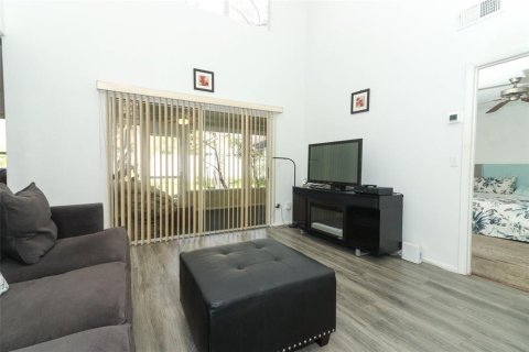 House in Altamonte Springs, Florida 4 bedrooms, 177.63 sq.m. № 1533172 - photo 8
