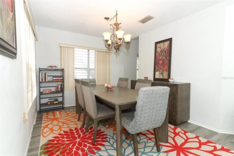 House in Altamonte Springs, Florida 4 bedrooms, 177.63 sq.m. № 1533172 - photo 5