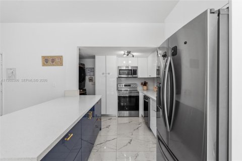 House in North Miami, Florida 3 bedrooms, 127.18 sq.m. № 2050978 - photo 12