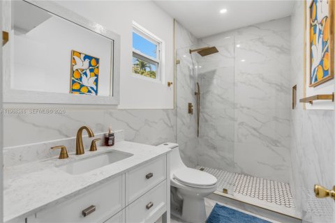 House in North Miami, Florida 3 bedrooms, 127.18 sq.m. № 2050978 - photo 24