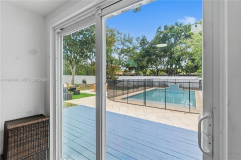 House in North Miami, Florida 3 bedrooms, 127.18 sq.m. № 2050978 - photo 27