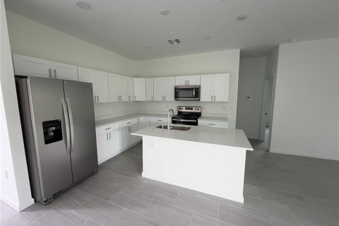 Villa ou maison à louer à North Port, Floride: 3 chambres, 148.64 m2 № 2385634 - photo 10