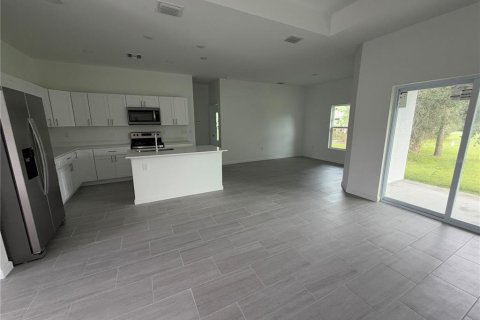 Villa ou maison à louer à North Port, Floride: 3 chambres, 148.64 m2 № 2385634 - photo 12
