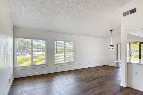 House in Kissimmee, Florida 3 bedrooms, 113.15 sq.m. № 1662281 - photo 6
