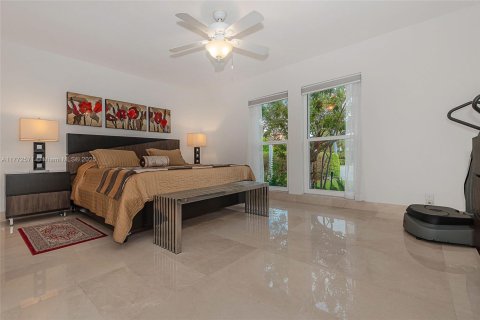 House in Lauderdale-by-the-Sea, Florida 4 bedrooms, 272.58 sq.m. № 1868303 - photo 22
