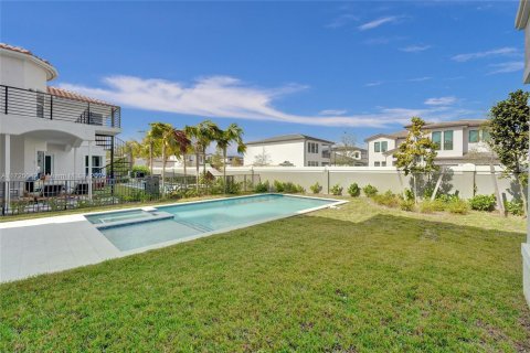 House in Dania Beach, Florida 6 bedrooms, 387.77 sq.m. № 1863754 - photo 5
