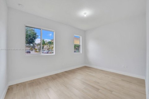 House in Dania Beach, Florida 6 bedrooms, 387.77 sq.m. № 1863754 - photo 30