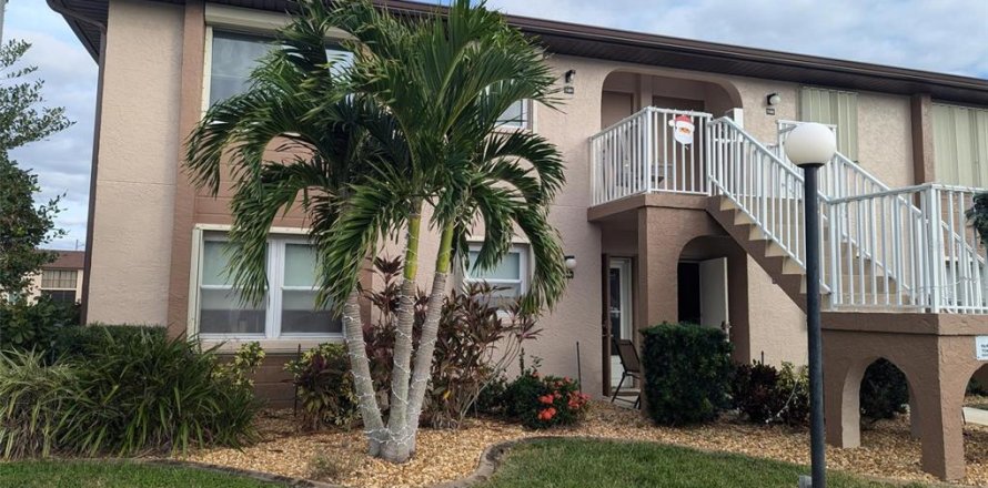 Condo in Punta Gorda, Florida, 2 bedrooms № 1716453