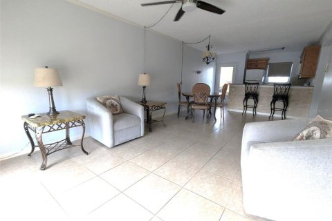 Condo in Punta Gorda, Florida, 2 bedrooms  № 1716453 - photo 8