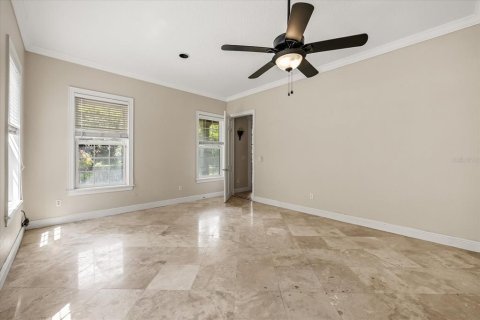 Villa ou maison à vendre à Apopka, Floride: 5 chambres, 477.15 m2 № 1910854 - photo 4