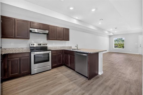 Immobilier commercial à vendre à Punta Gorda, Floride: 4 chambres, 194.72 m2 № 2355823 - photo 12