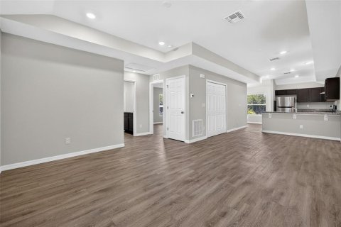 Immobilier commercial à vendre à Punta Gorda, Floride: 4 chambres, 194.72 m2 № 2355823 - photo 5