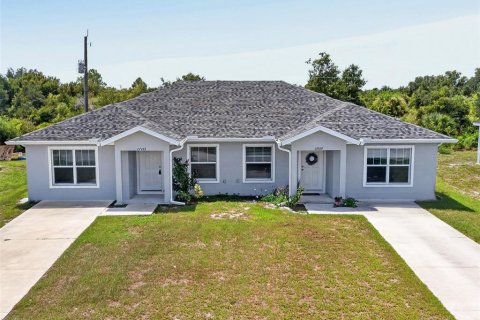 Immobilier commercial à Punta Gorda, Floride 4 chambres, 194.72 m2 № 2355823