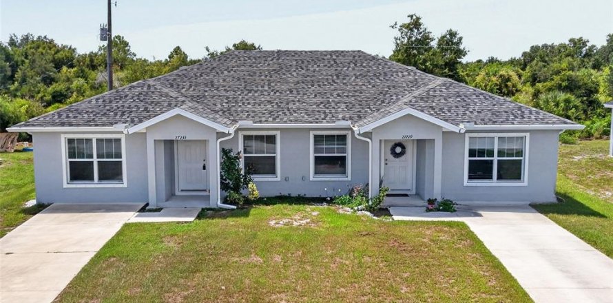 Immobilier commercial à Punta Gorda, Floride 4 chambres, 194.72 m2 № 2355823