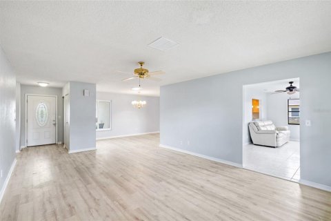 Condominio en venta en Sun City Center, Florida, 2 dormitorios, 152.55 m2 № 1678243 - foto 11