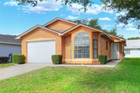 House in Lakeland, Florida 2 bedrooms, 95.5 sq.m. № 2109424