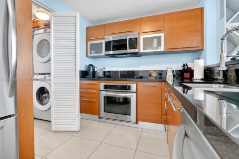 Condo in Miami, Florida, 2 bedrooms № 2185862 - photo 8