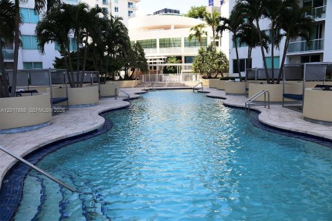 Condo in Miami, Florida, 2 bedrooms № 2185862 - photo 16