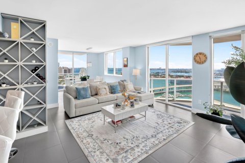 Condo in Miami, Florida, 2 bedrooms № 2185862 - photo 4