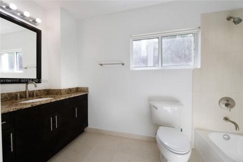 Купить кондоминиум в Майами-Бич, Флорида 2 спальни, 96.9м2, № 1997860 - фото 10