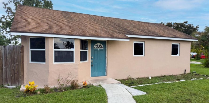 Casa en Royal Palm Beach, Florida 4 dormitorios, 127.46 m2 № 2245107