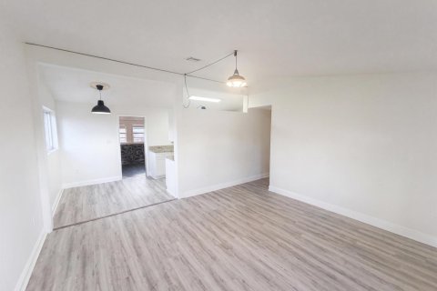 Casa en venta en Royal Palm Beach, Florida, 4 dormitorios, 127.46 m2 № 2245107 - foto 6