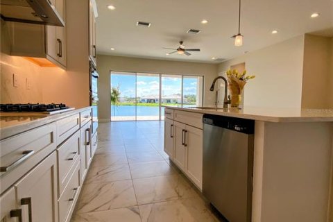 Villa ou maison à vendre à Wesley Chapel, Floride: 3 chambres, 229.84 m2 № 2202015 - photo 25