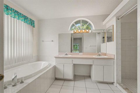 Casa en venta en Spring Hill, Florida, 3 dormitorios, 167.78 m2 № 2386356 - foto 19
