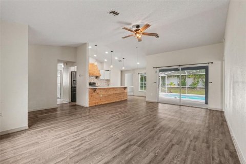 Casa en venta en Spring Hill, Florida, 3 dormitorios, 167.78 m2 № 2386356 - foto 8