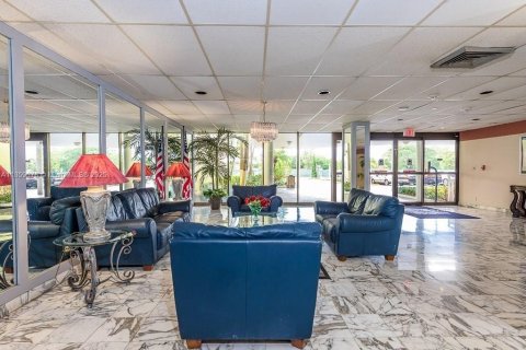 Condo in Hollywood, Florida, 2 bedrooms  № 1887442 - photo 14