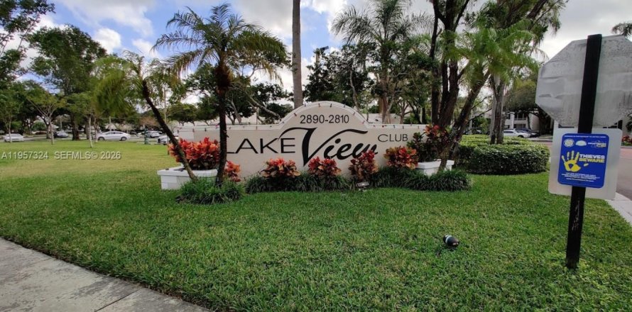 Кондоминиум с 2 спальнями в Окленд-Парк, Флорида № 2027675