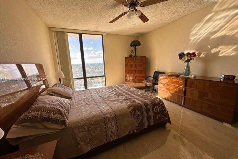 Condominio en alquiler en Hollywood, Florida, 1 dormitorio, 77.29 m2 № 2044007 - foto 17
