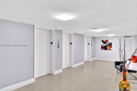 Condominio en alquiler en Hollywood, Florida, 1 dormitorio, 77.29 m2 № 2044007 - foto 5