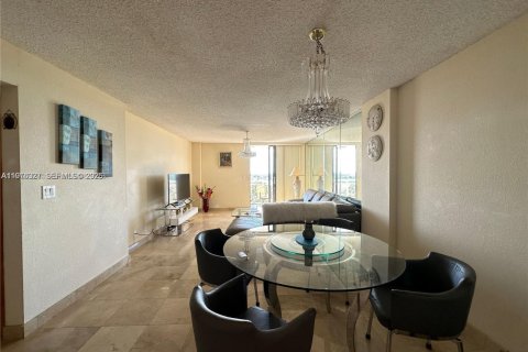 Condominio en alquiler en Hollywood, Florida, 1 dormitorio, 77.29 m2 № 2044007 - foto 9