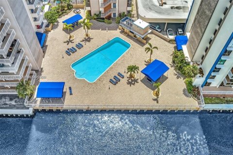 Condominio en alquiler en Hollywood, Florida, 1 dormitorio, 77.29 m2 № 2044007 - foto 20
