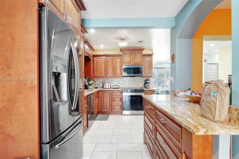 House in Miramar, Florida 3 bedrooms, 143.81 sq.m. № 1882197 - photo 20