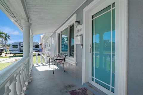 House in Miramar, Florida 3 bedrooms, 143.81 sq.m. № 1882197 - photo 5
