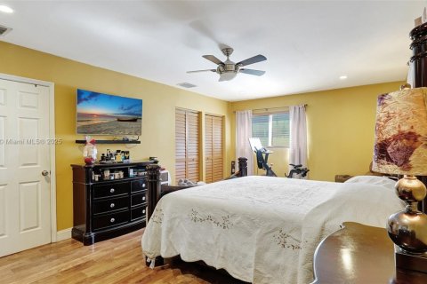 House in Miramar, Florida 3 bedrooms, 143.81 sq.m. № 1882197 - photo 26