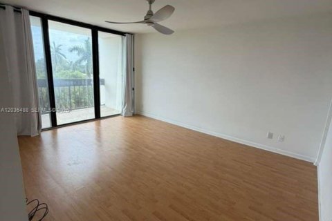 Condo in West Palm Beach, Florida, 2 bedrooms  № 2176439 - photo 6