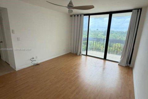 Condo in West Palm Beach, Florida, 2 bedrooms  № 2176439 - photo 7