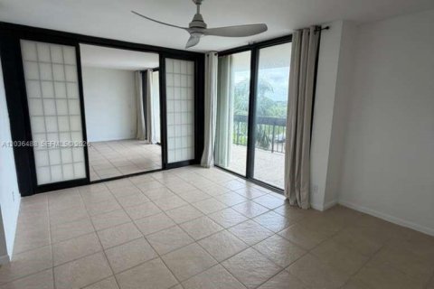Condo in West Palm Beach, Florida, 2 bedrooms  № 2176439 - photo 12